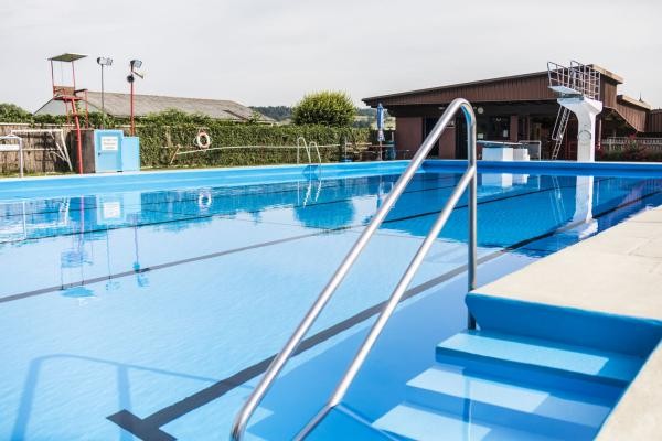 Das Schwimmbecken im Hermann-Hahn-Freibad Trochtelfingen